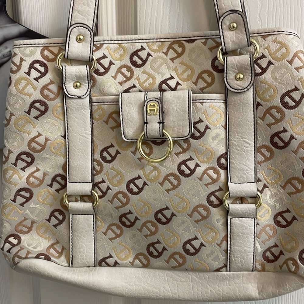 Shoulder Bag Gorgeous Cream w/ Signature Etiienne Agner Print